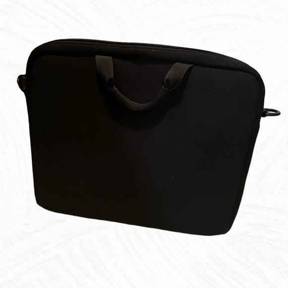 Targus CVR200 Slip Labtop / Notebook Case - Picture 10 of 12